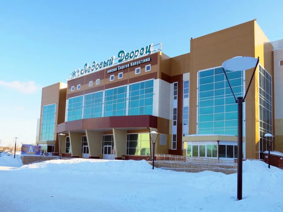 Ледовый дворец, 8064 м² площадью 8064 м2