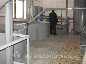 Оборудование для очистки промышленных стоков установленное в здании 